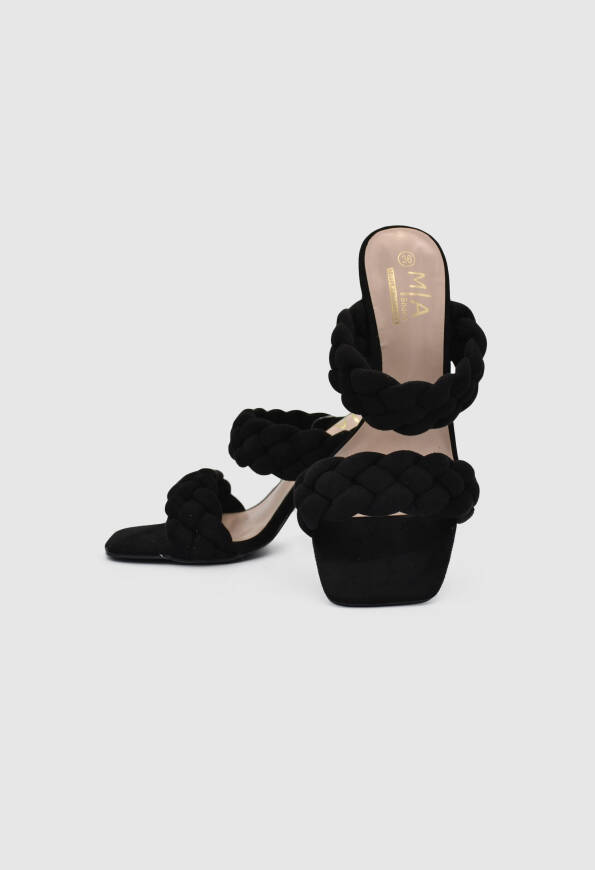 Γυναικεία mules με πλεκτή φάσα Μαύρο Χρώμα / 557626 ΓΥΝΑΙΚΕΙΑ ΠΑΠΟΥΤΣΙΑ joya.gr