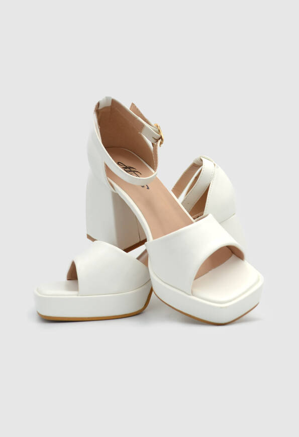 Πέδιλα με χοντρό τακούνι και φιάπα – Λευκό / 875978 Ανοιχτά Παπούτσια joya.gr